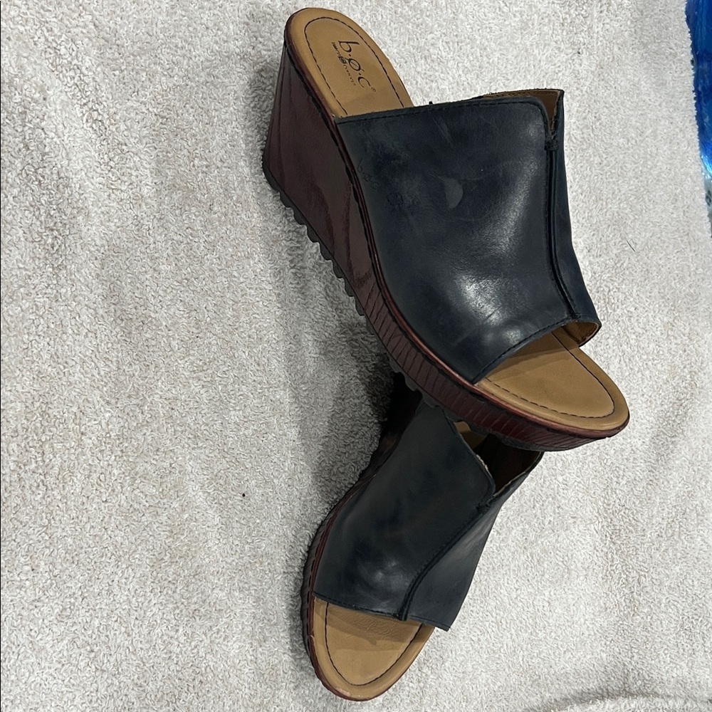BOC Black Leather Wedge Sandals Women’s Sz 9